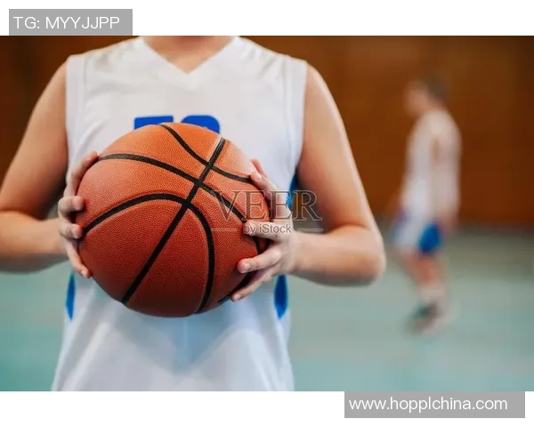 篮球新手必看：提升场上意识的全面入门攻略与技巧分享